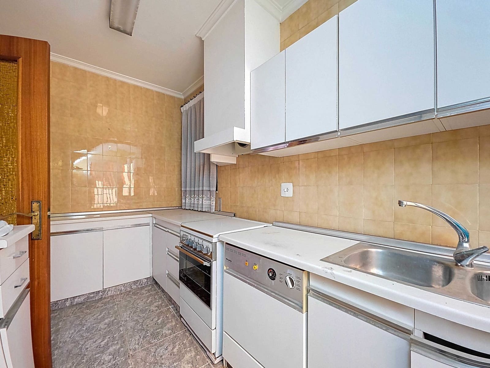 5 sovrum Hus till salu i Pinoso med garage - 142 500 € (Ref: 10072833)