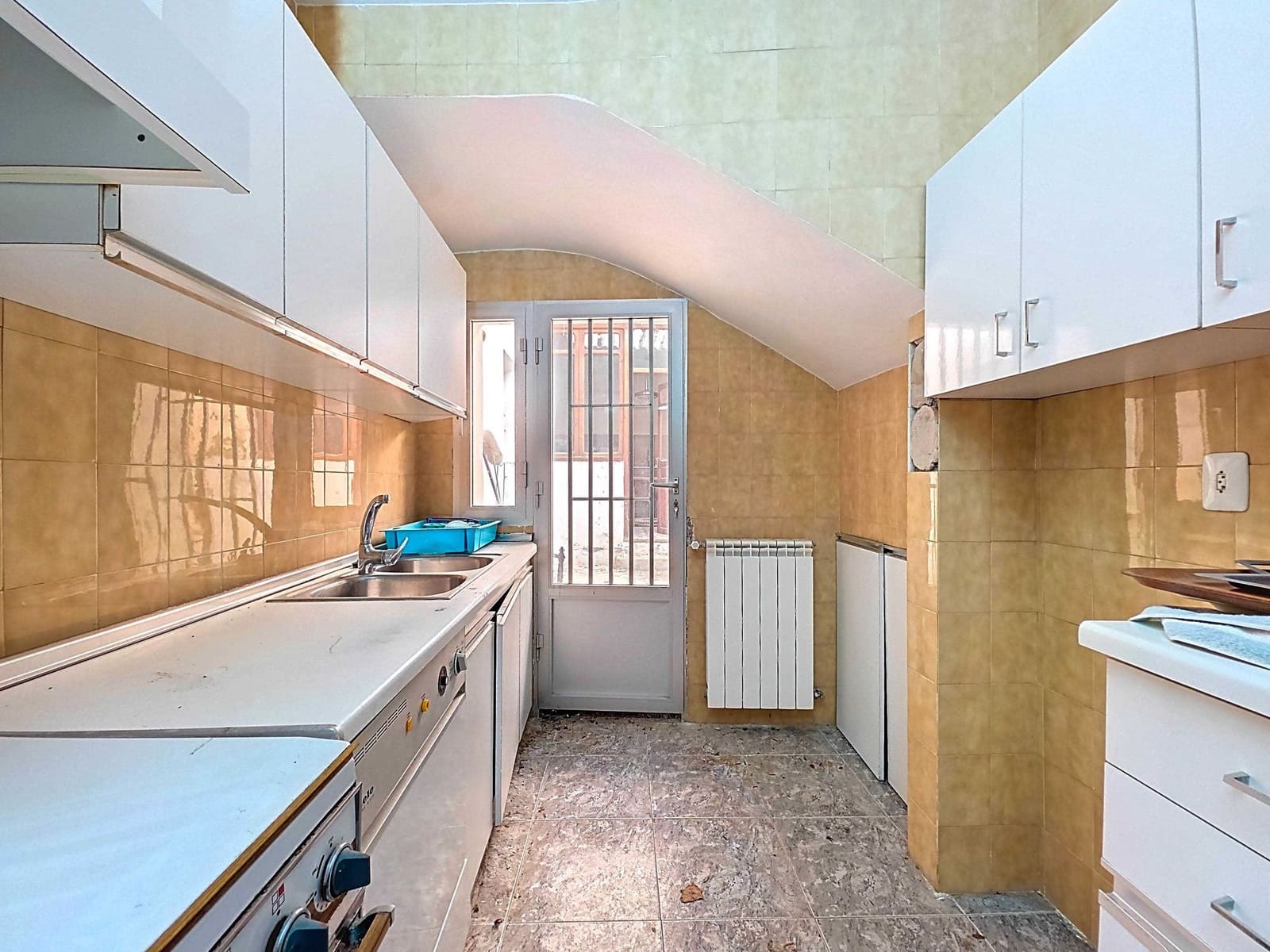 5 sovrum Hus till salu i Pinoso med garage - 142 500 € (Ref: 10072833)