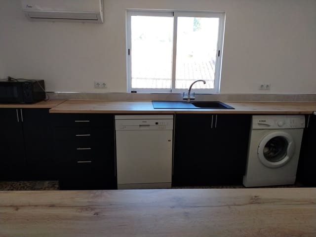 Casa de 3 habitaciones en Pinoso en venta - 124.900 € (Ref: 10072836)