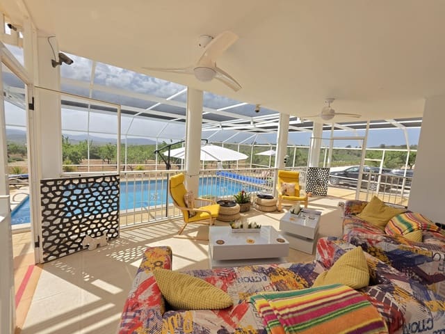 Chalet de 3 habitaciones en Lel, Pinoso en venta con piscina garaje - 574.995 € (Ref: 10081757)