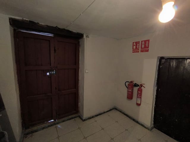 8 soveværelse Finca/Landehus til salg i Yecla med garage - € 290.000 (Ref: 10088607)