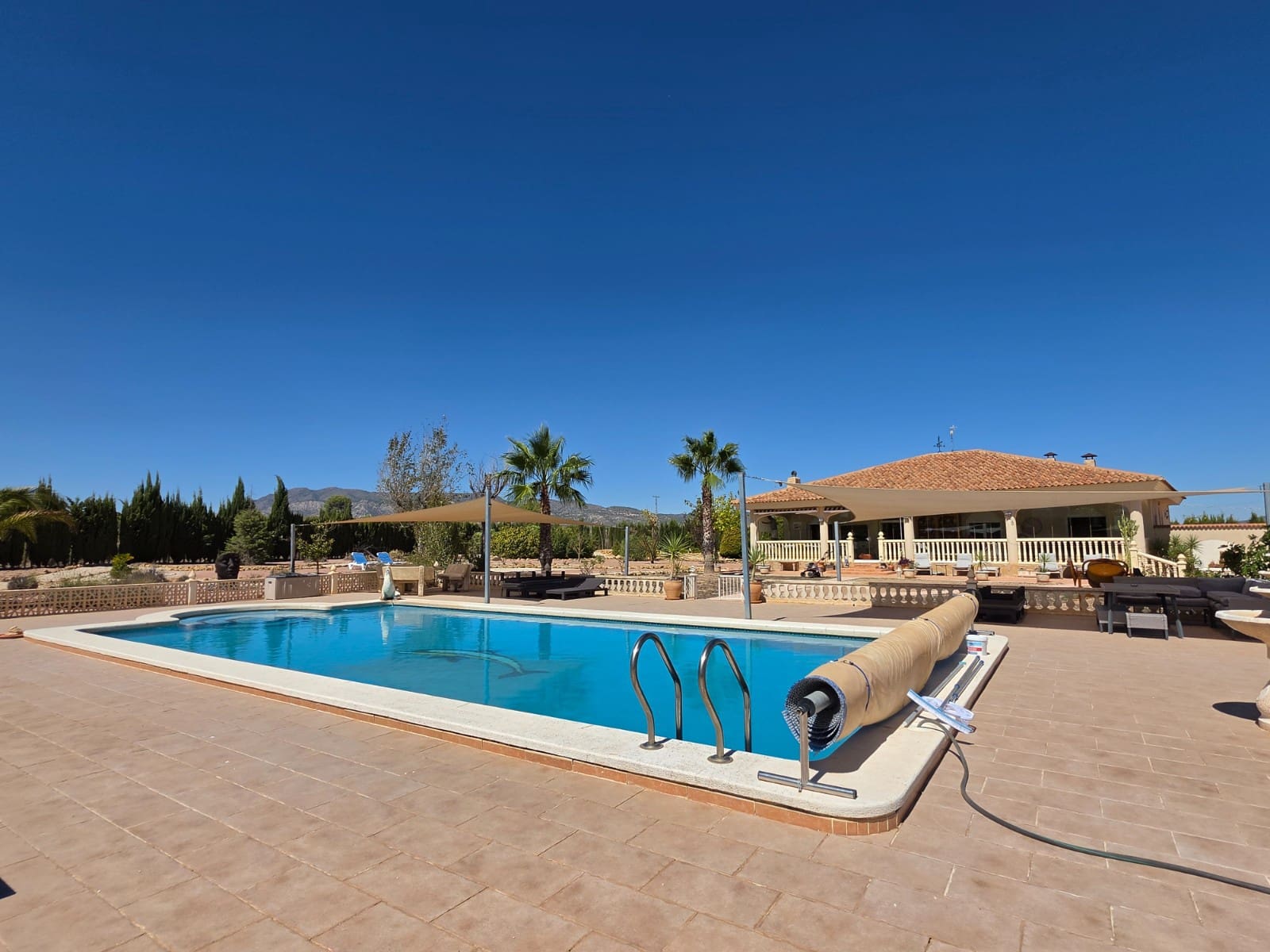 4 quarto Moradia para venda em Pinoso com piscina garagem - 895 000 € (Ref: 10088608)