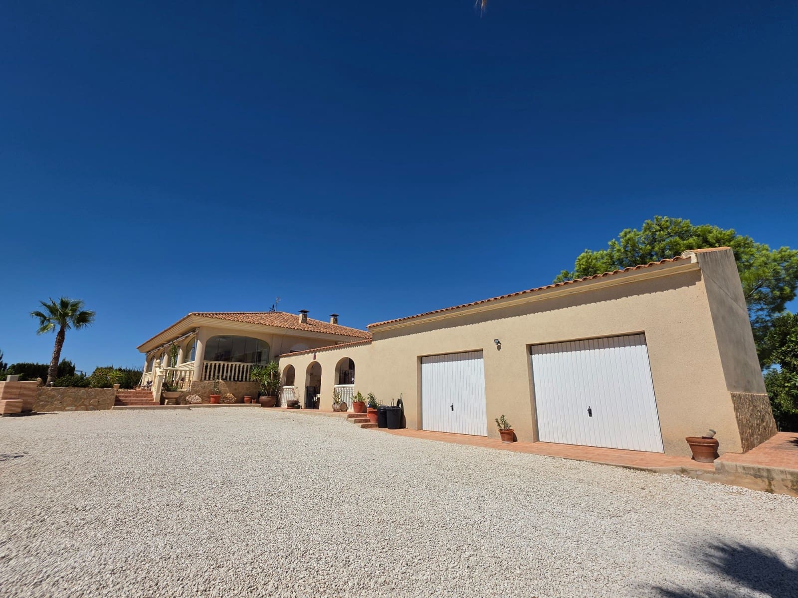 4 quarto Moradia para venda em Pinoso com piscina garagem - 895 000 € (Ref: 10088608)
