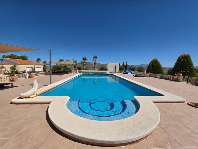 4 quarto Moradia para venda em Pinoso com piscina garagem - 895 000 € (Ref: 10088608)
