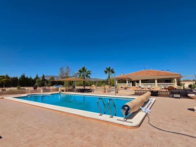 4 soveværelse Villa til salg i Pinoso med swimmingpool garage - € 895.000 (Ref: 10088608)