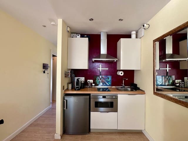1 chambre Appartement à vendre à Buenas Noches, Estepona - 325 000 € (Ref: 10095007)