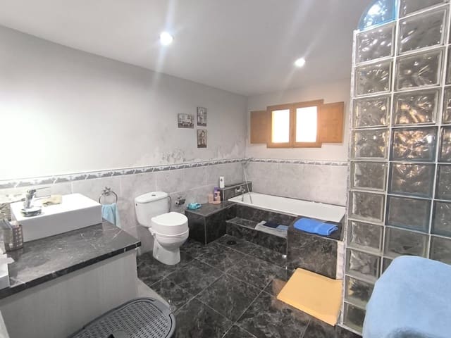 4 soverom Villa til salgs i Chinorlet / Xinorlet, Monóvar / Monóver med svømmebasseng garasje - € 229 995 (Ref: 10098787)