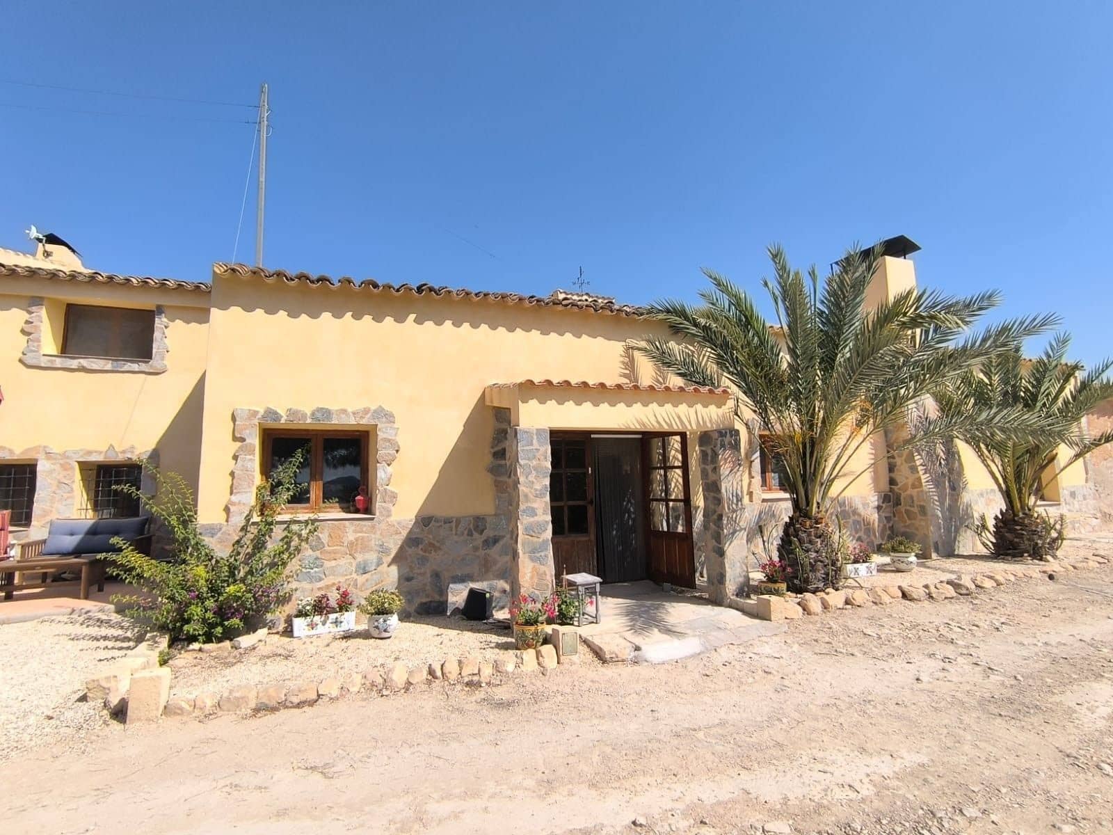 4 bedroom Villa for sale in Chinorlet / Xinorlet with pool - € 229,995 (Ref: 10098787)
