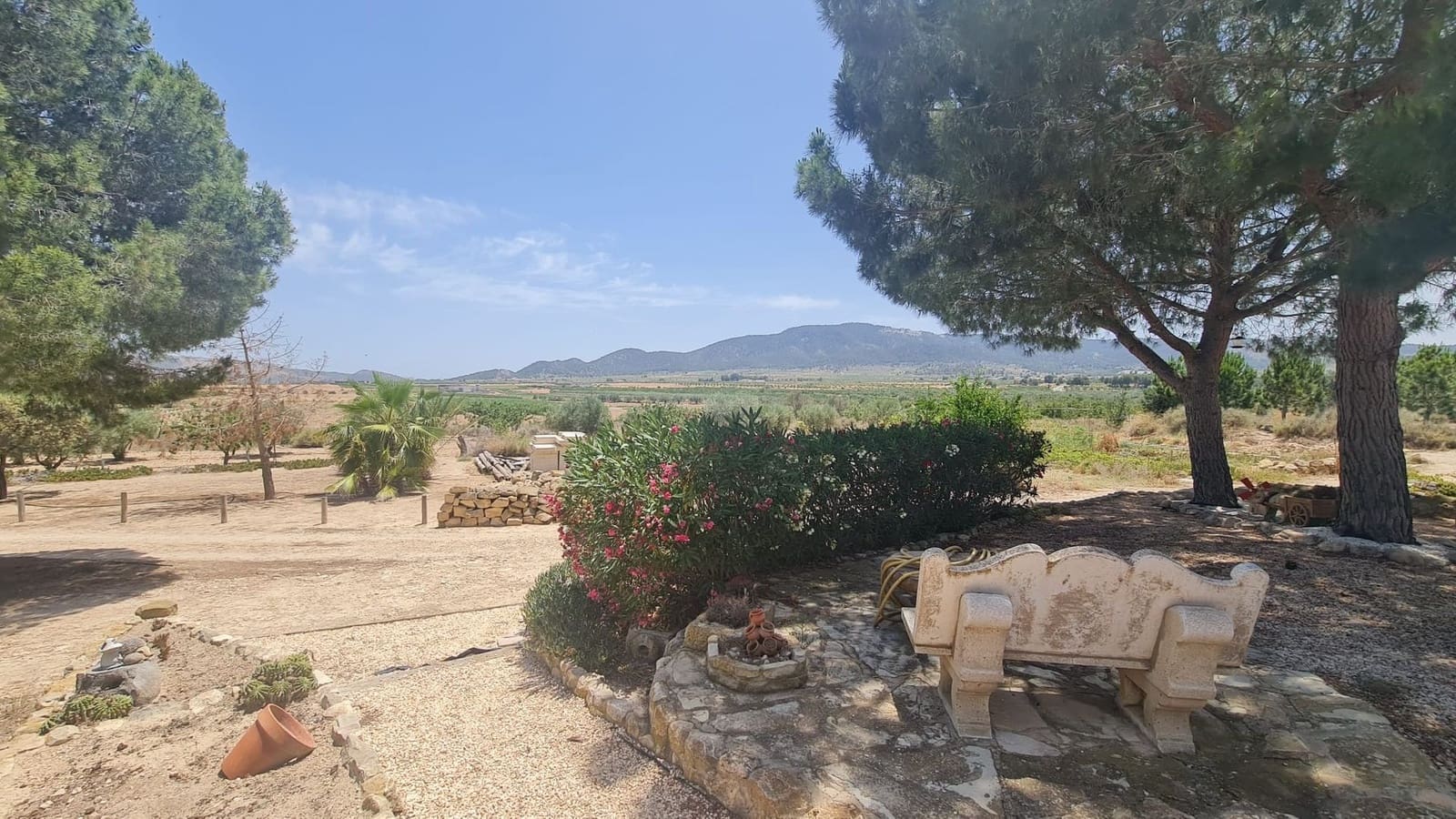 4 bedroom Villa for sale in Chinorlet / Xinorlet with pool - € 229,995 (Ref: 10098787)