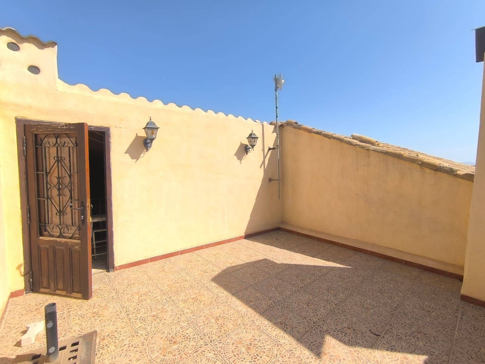 4 bedroom Villa for sale in Chinorlet / Xinorlet with pool - € 229,995 (Ref: 10098787)