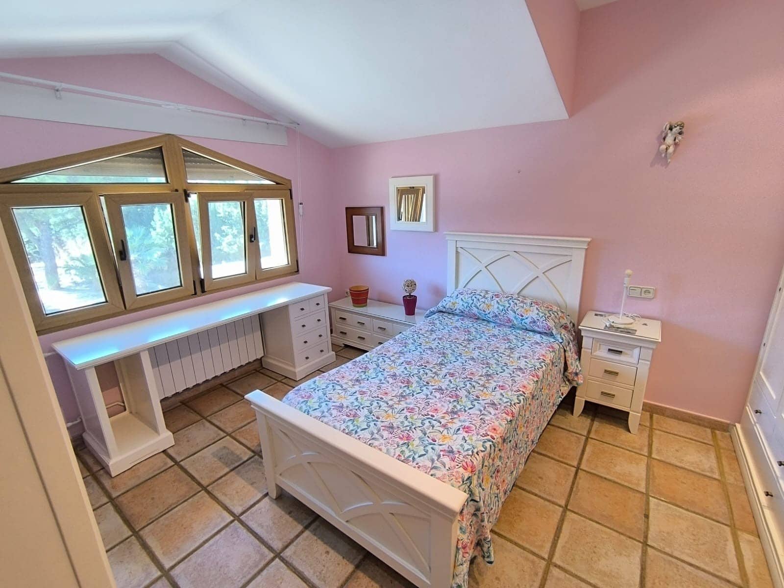 6 bedroom Villa for sale in Yecla with pool garage - € 550,000 (Ref: 10104275)