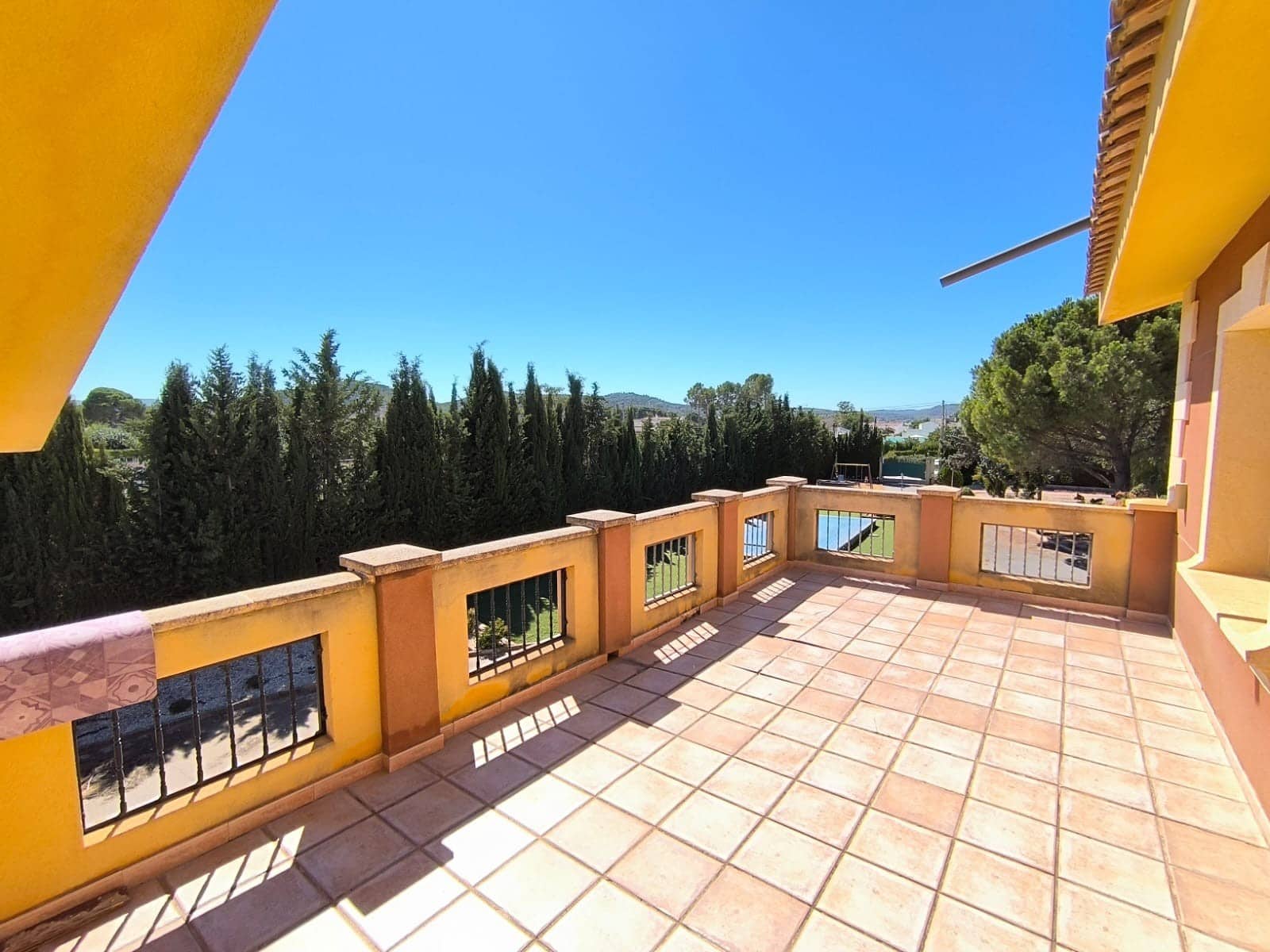 6 bedroom Villa for sale in Yecla with pool garage - € 550,000 (Ref: 10104275)