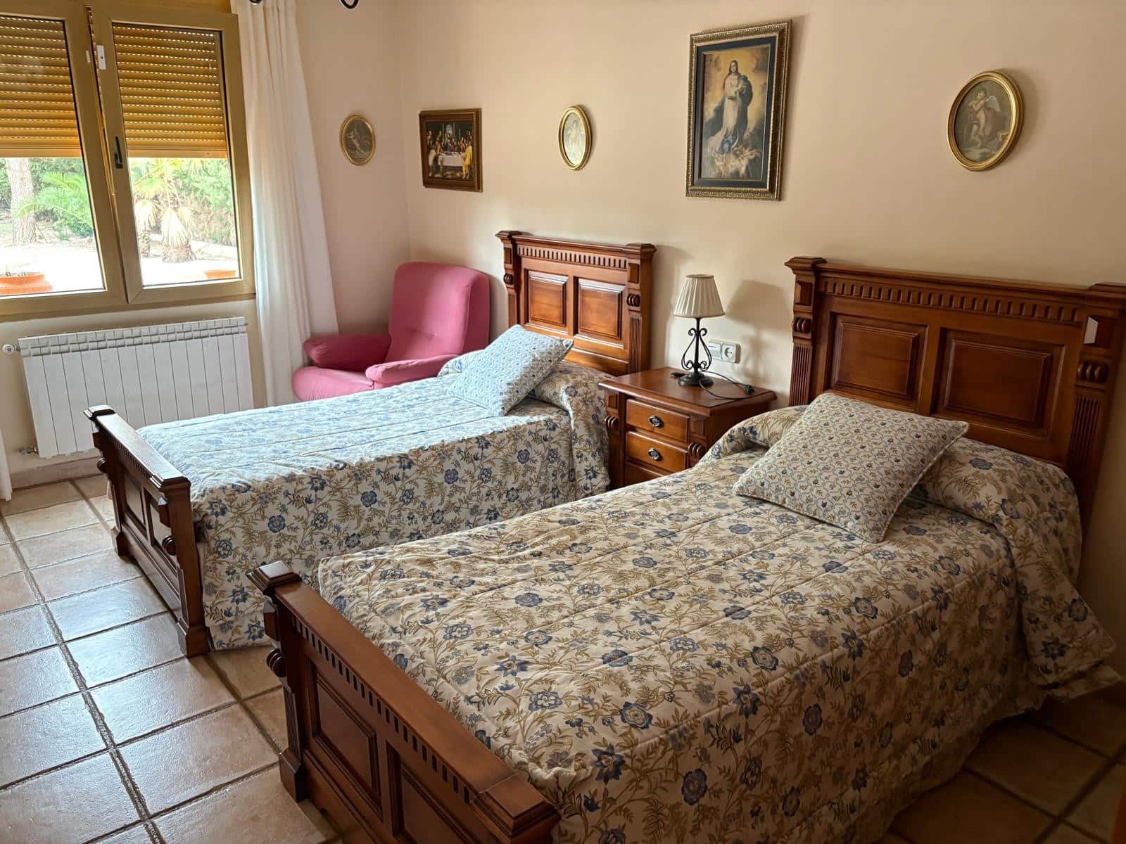 6 bedroom Villa for sale in Yecla with pool garage - € 550,000 (Ref: 10104275)