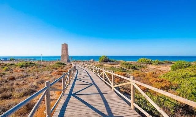 3 sypialnia Apartament na sprzedaż w Cabopino, Marbella z basenem garażem - 1 790 000 € (Ref: 10112449)