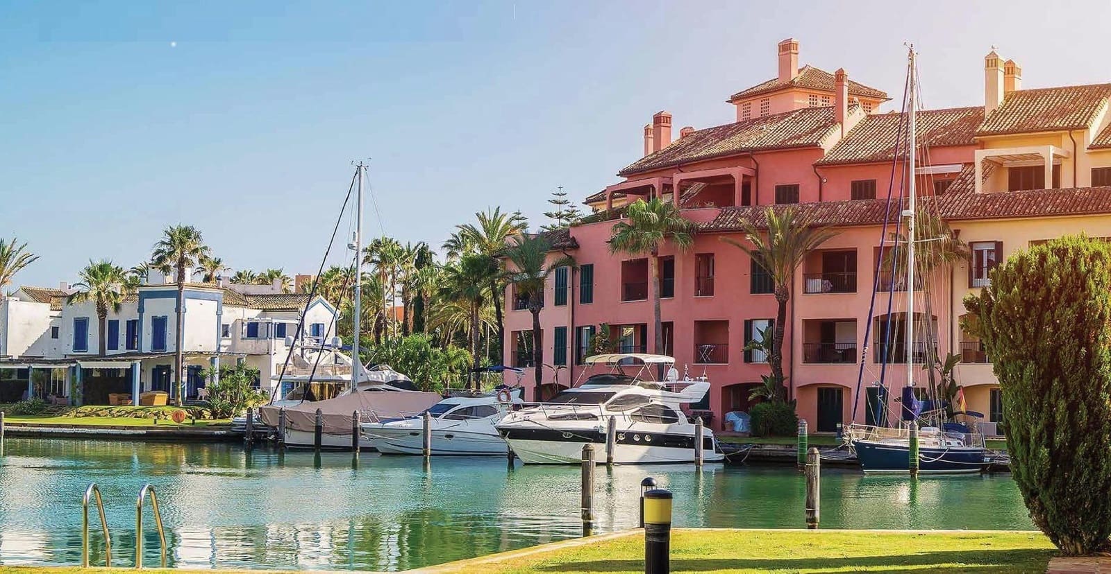 2 quarto Apartamento para venda em La Alcaidesa com piscina garagem - 341 000 € (Ref: 10112457)