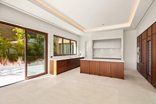 6 soverom Villa til salgs i Casares Golf - Casares del Sol, Casares med svømmebasseng garasje - € 8 700 000 (Ref: 10112471)