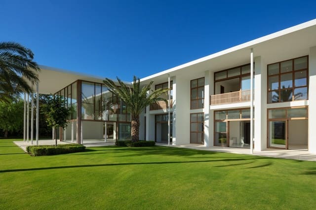 6 soverom Villa til salgs i Casares Golf - Casares del Sol, Casares med svømmebasseng garasje - € 8 700 000 (Ref: 10112471)
