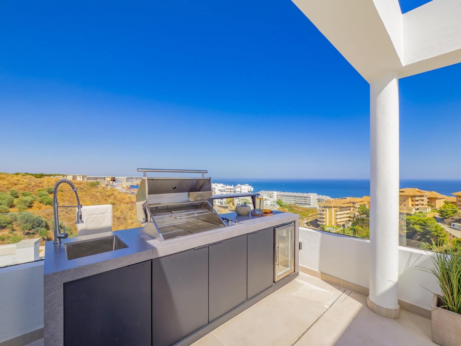 3 slaapkamer Huis te koop in Fuengirola met zwembad garage - € 1.120.000 (Ref: 10112540)