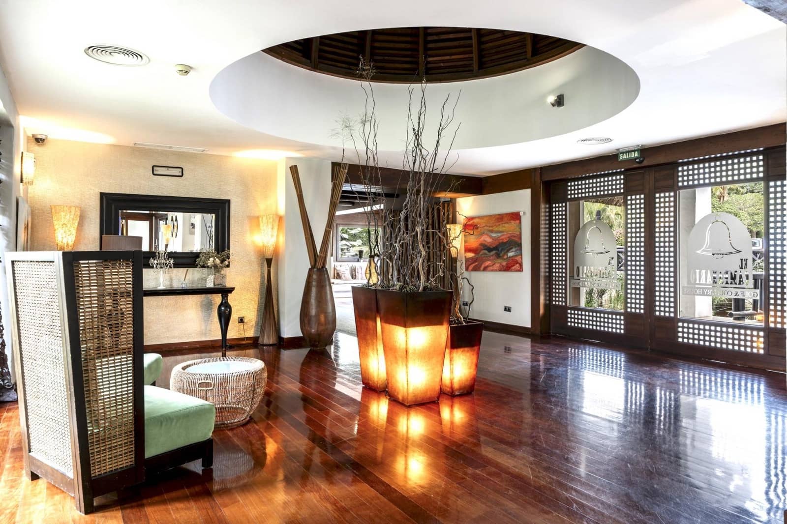 5 bedroom Villa for sale in Estepona with pool garage - € 1,950,000 (Ref: 10112702)