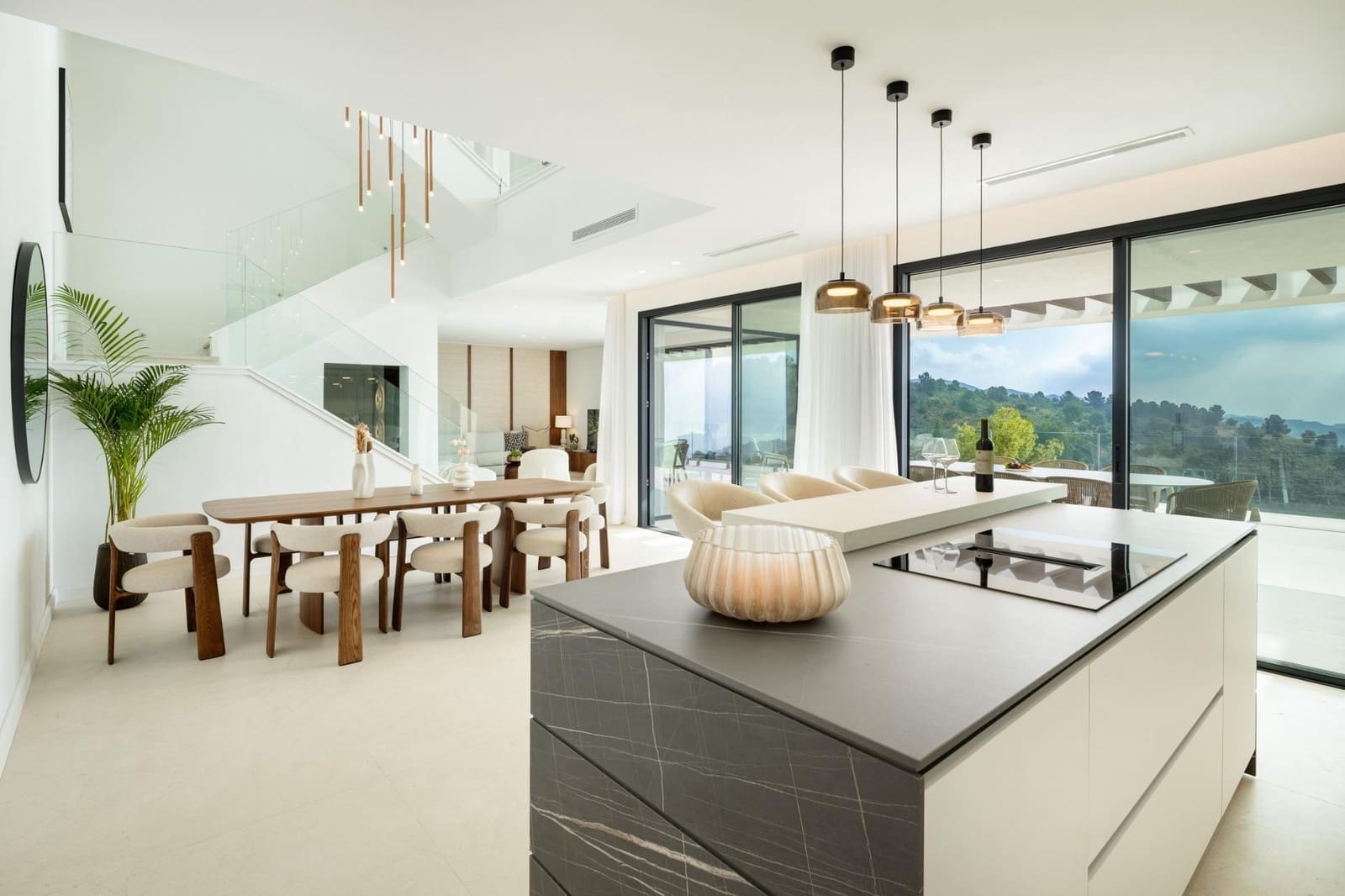 5 soverom Villa til salgs i Malaga by med svømmebasseng garasje - € 2 900 000 (Ref: 10113211)