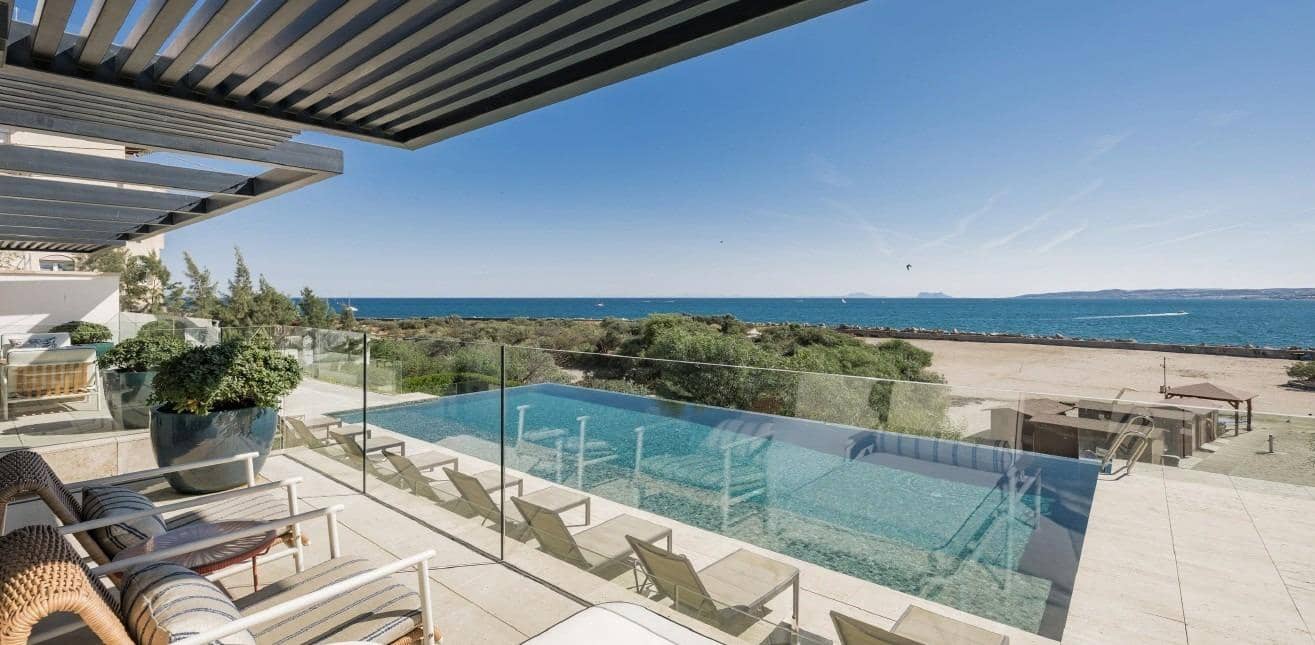 3 bedroom Apartment for sale in Estepona with pool garage - € 3,237,000 (Ref: 10113242)