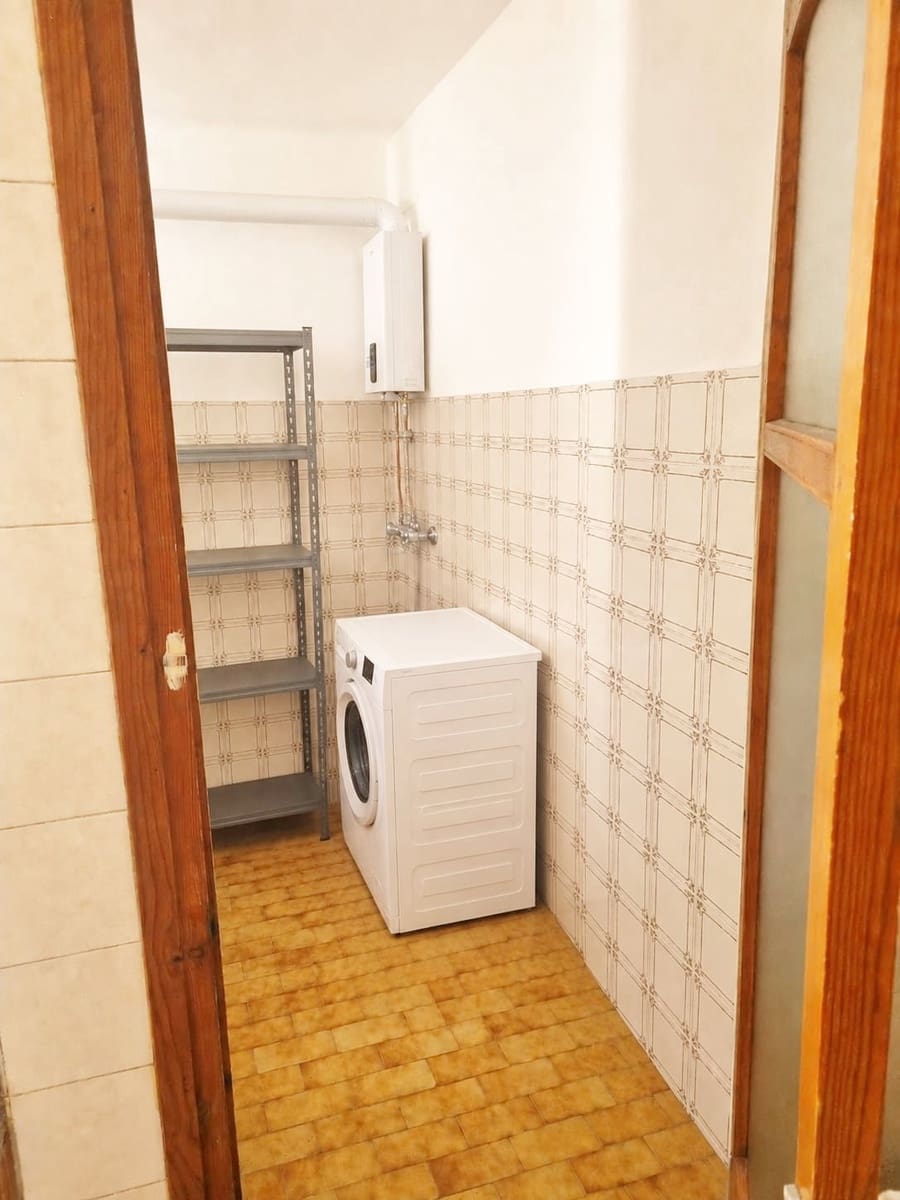 4 bedroom Apartment for sale in Pinoso - € 115,000 (Ref: 10133651)