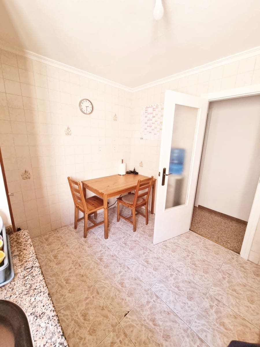 4 bedroom Apartment for sale in Pinoso - € 115,000 (Ref: 10133651)