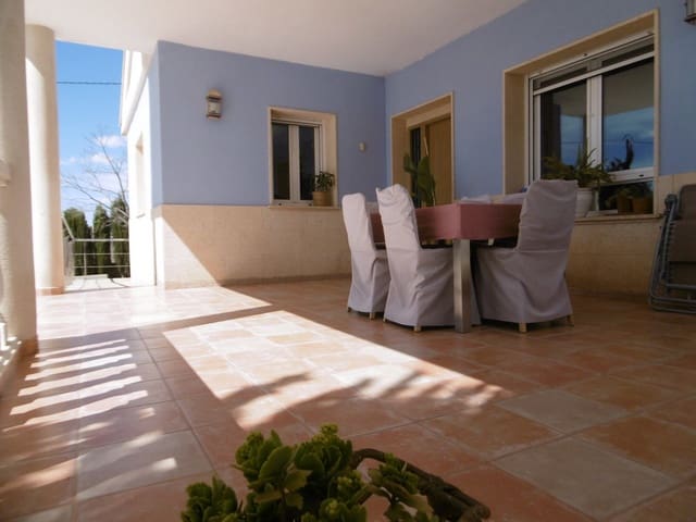 4 sypialnia Willa na sprzedaż w Yecla z basenem - 354 000 € (Ref: 10133654)