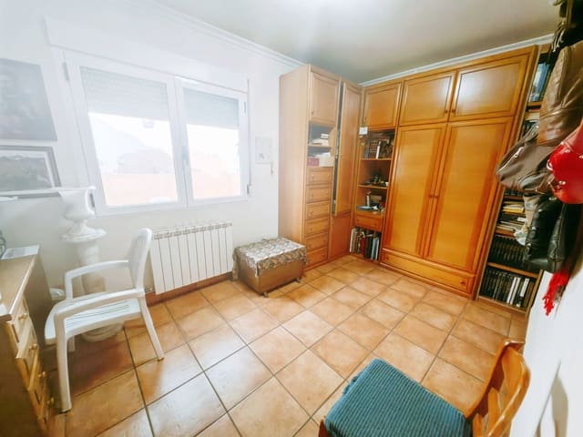 4 soverom Leilighet til salgs i Pinoso med garasje - € 189 000 (Ref: 10133664)