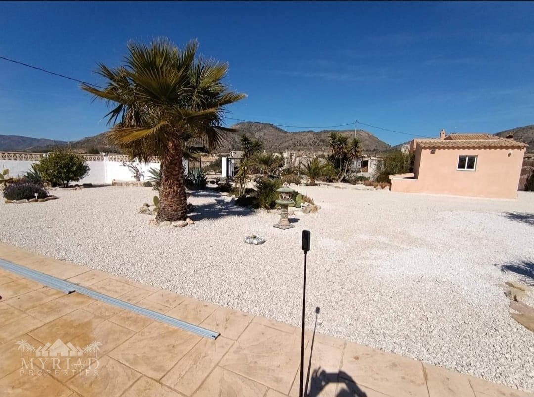 3 bedroom Villa for sale in Macisvenda with pool garage - € 349,995 (Ref: 10133711)