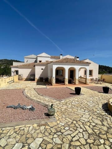 6 quarto Moradia para venda em Encebras, Pinoso com piscina garagem - 649 995 € (Ref: 10133718)