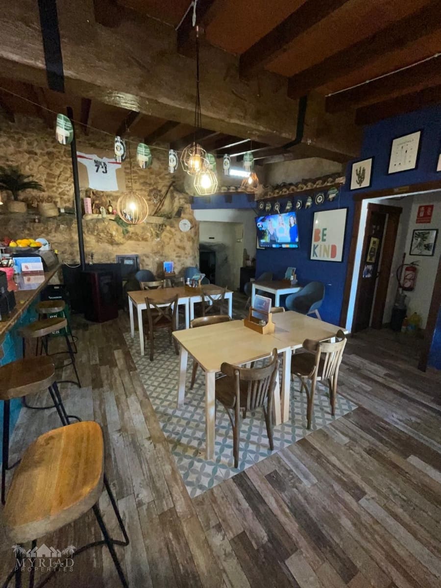 Commercial for sale in Pinoso - € 139,995 (Ref: 10133724)
