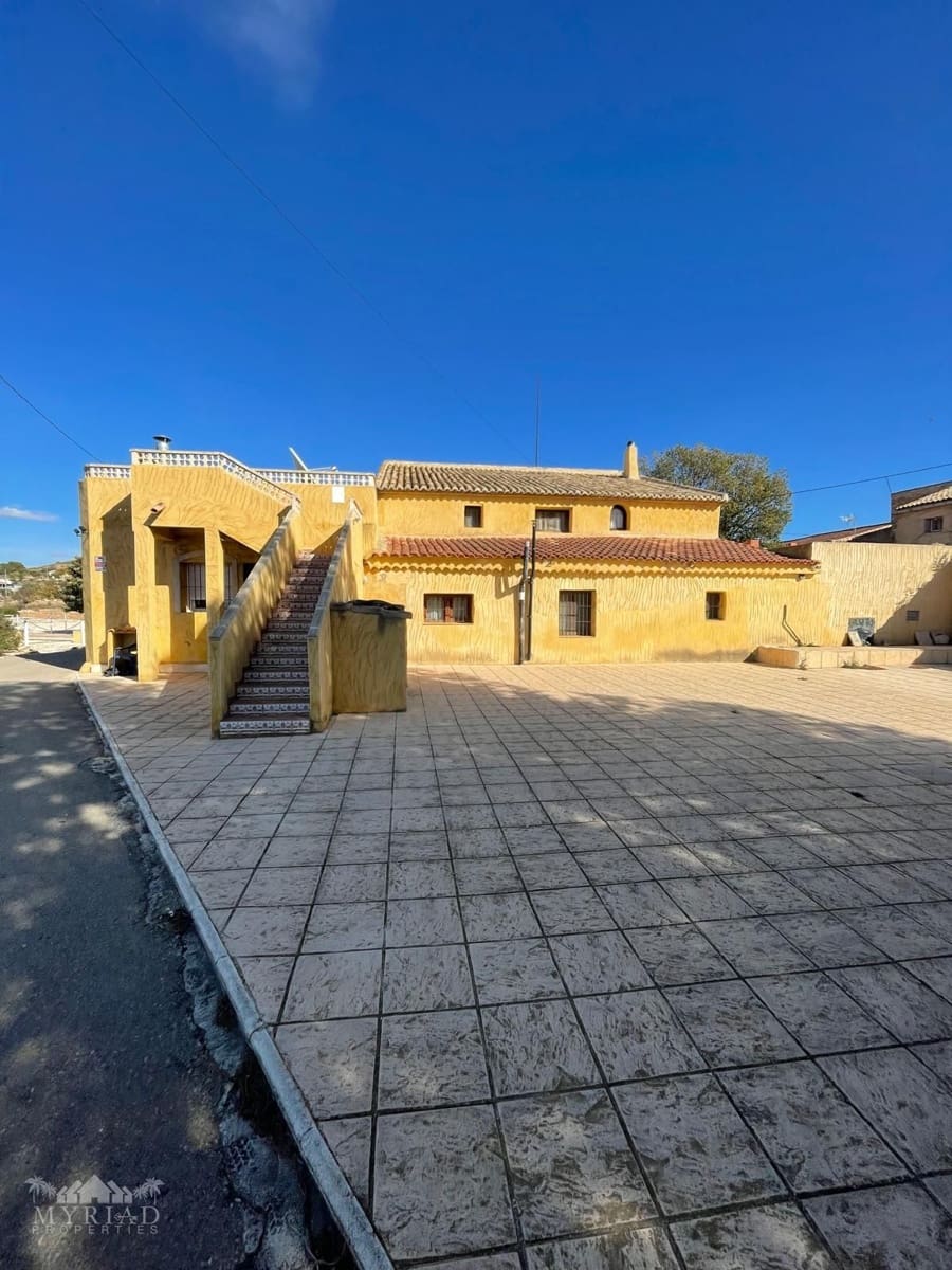 6 bedroom Finca/Country House for sale in Jumilla with pool garage - € 395,000 (Ref: 10133726)
