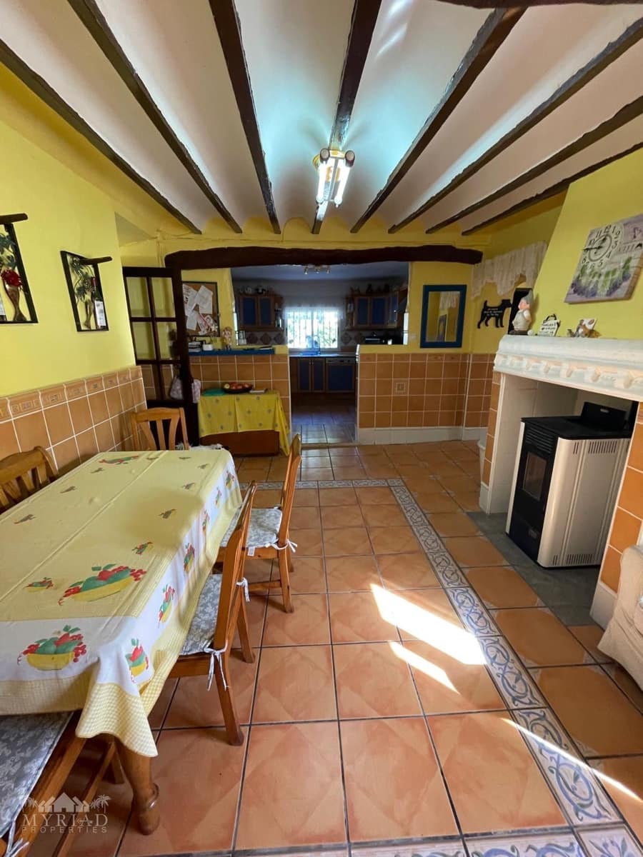 6 bedroom Finca/Country House for sale in Jumilla with pool garage - € 395,000 (Ref: 10133726)