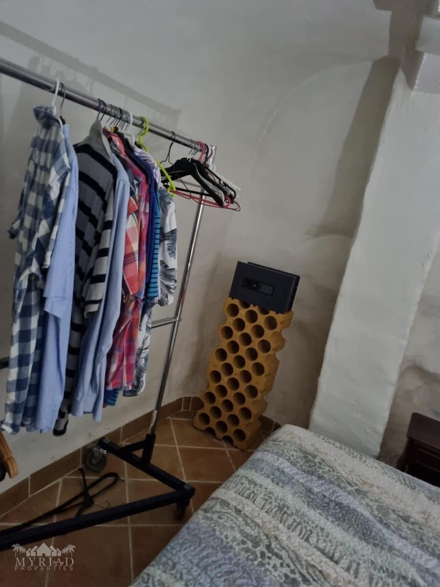2 bedroom Cave House for sale in Torre del Rico with garage - € 66,000 (Ref: 10133727)