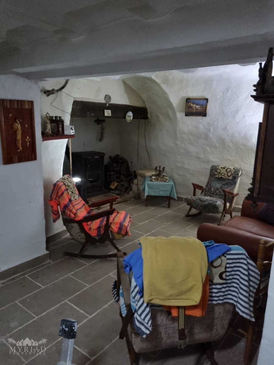 2 bedroom Cave House for sale in Torre del Rico with garage - € 66,000 (Ref: 10133727)