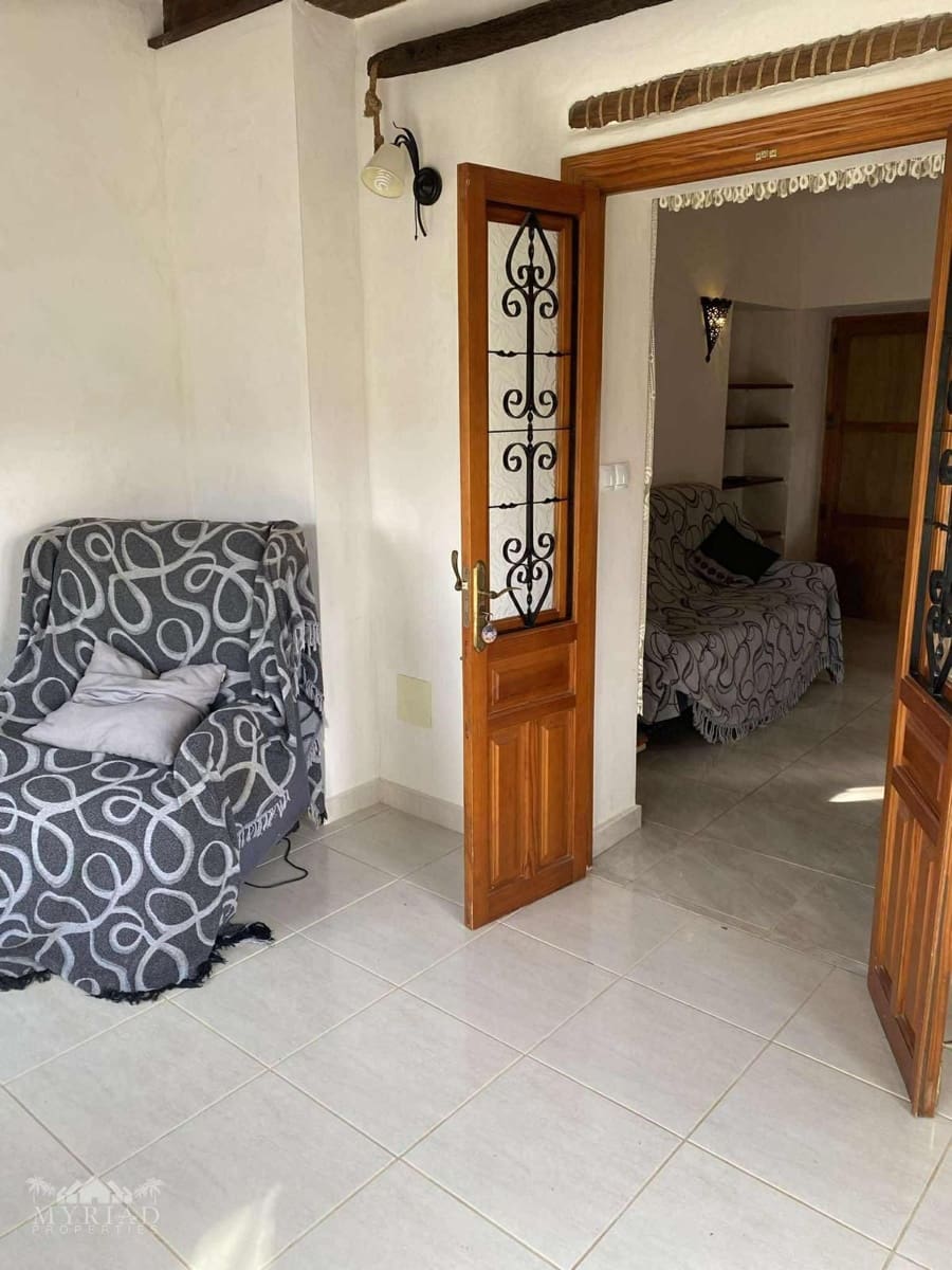 5 bedroom Villa for sale in Raspay with pool garage - € 299,995 (Ref: 10133731)