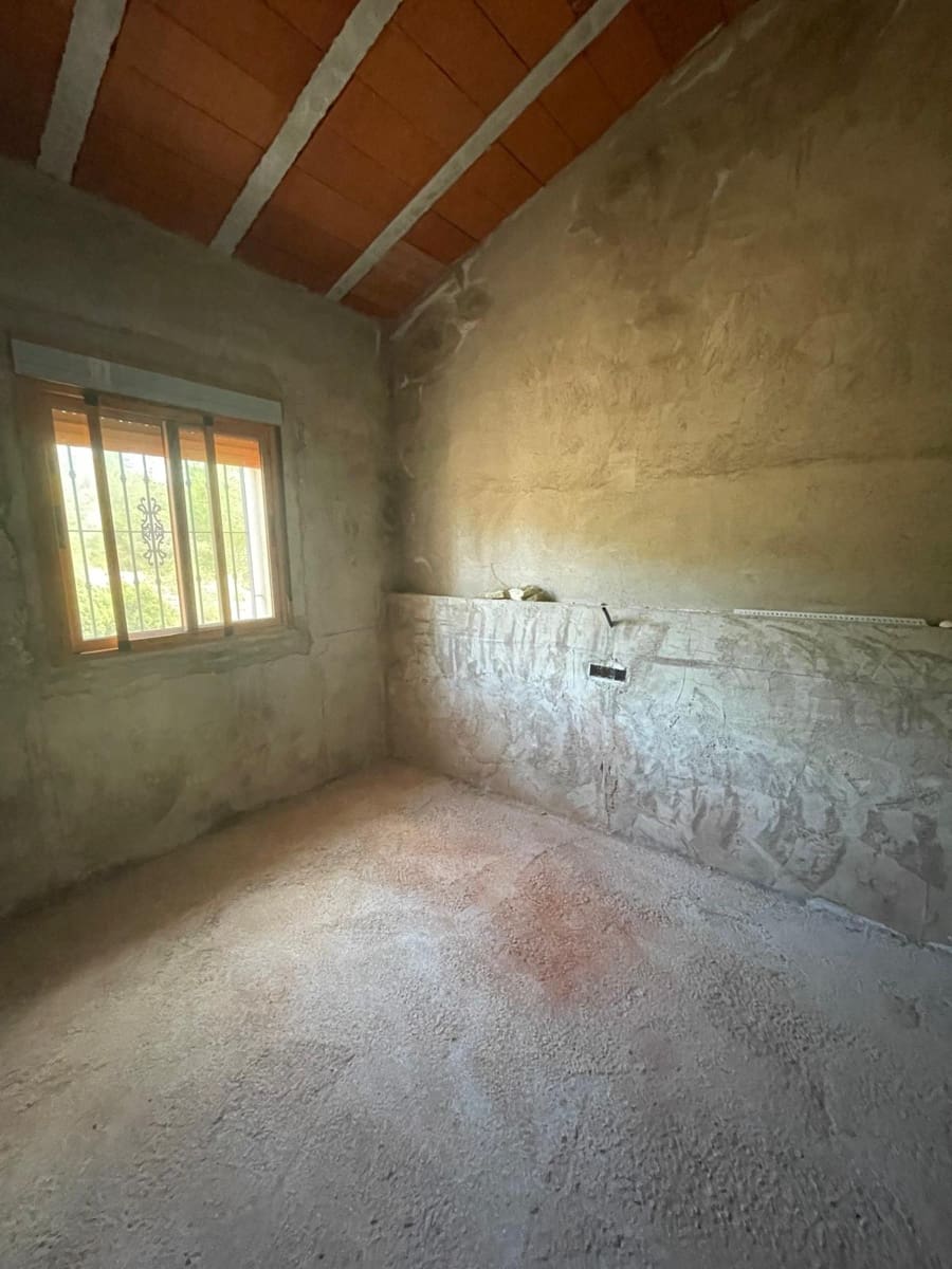 Grunde uden byggetilladelser til salg i Pinoso - € 145.000 (Ref: 10133737)