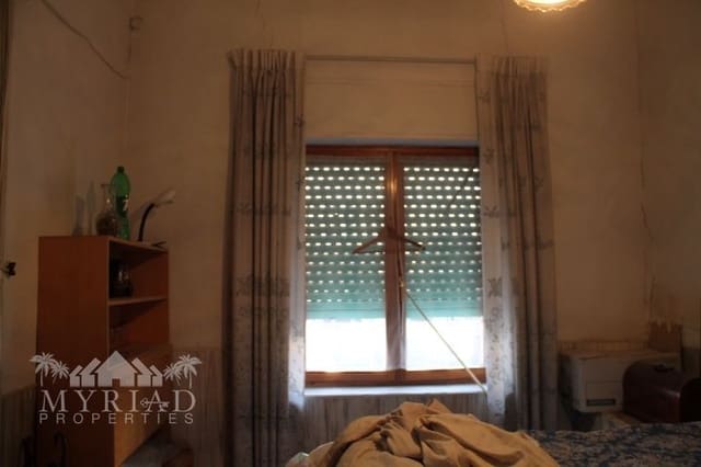5 soverom Hus til salgs i Pinoso med garasje - € 113 300 (Ref: 10133738)