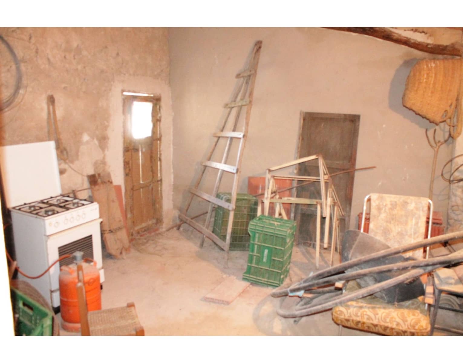 6 bedroom Finca/Country House for sale in Jumilla with pool garage - € 95,000 (Ref: 10133741)