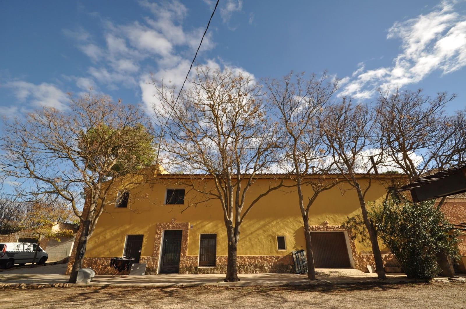 5 bedroom Finca/Country House for sale in Yecla with garage - € 130,000 (Ref: 10133802)