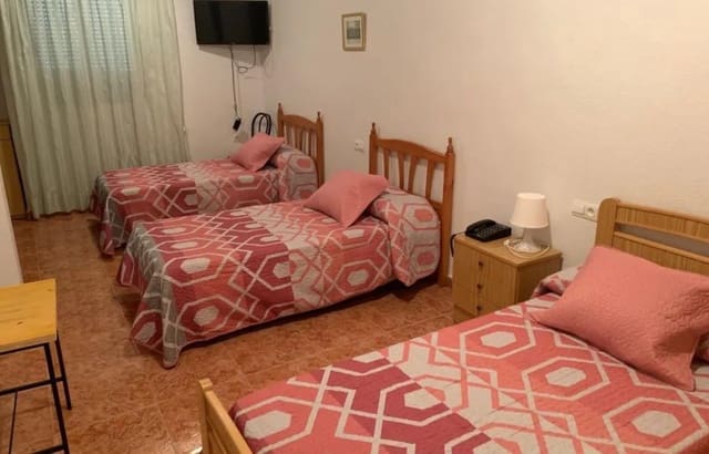 48 slaapkamer Commercieel te koop in Fortuna met garage - € 450.000 (Ref: 10133808)