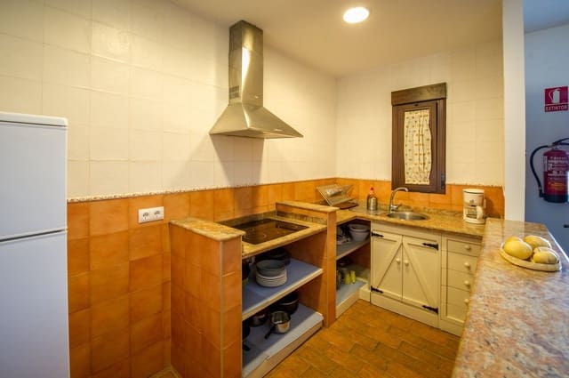 35 sypialnia Komercyjne na sprzedaż w Cardeña z basenem - 1 200 000 € (Ref: 10133809)