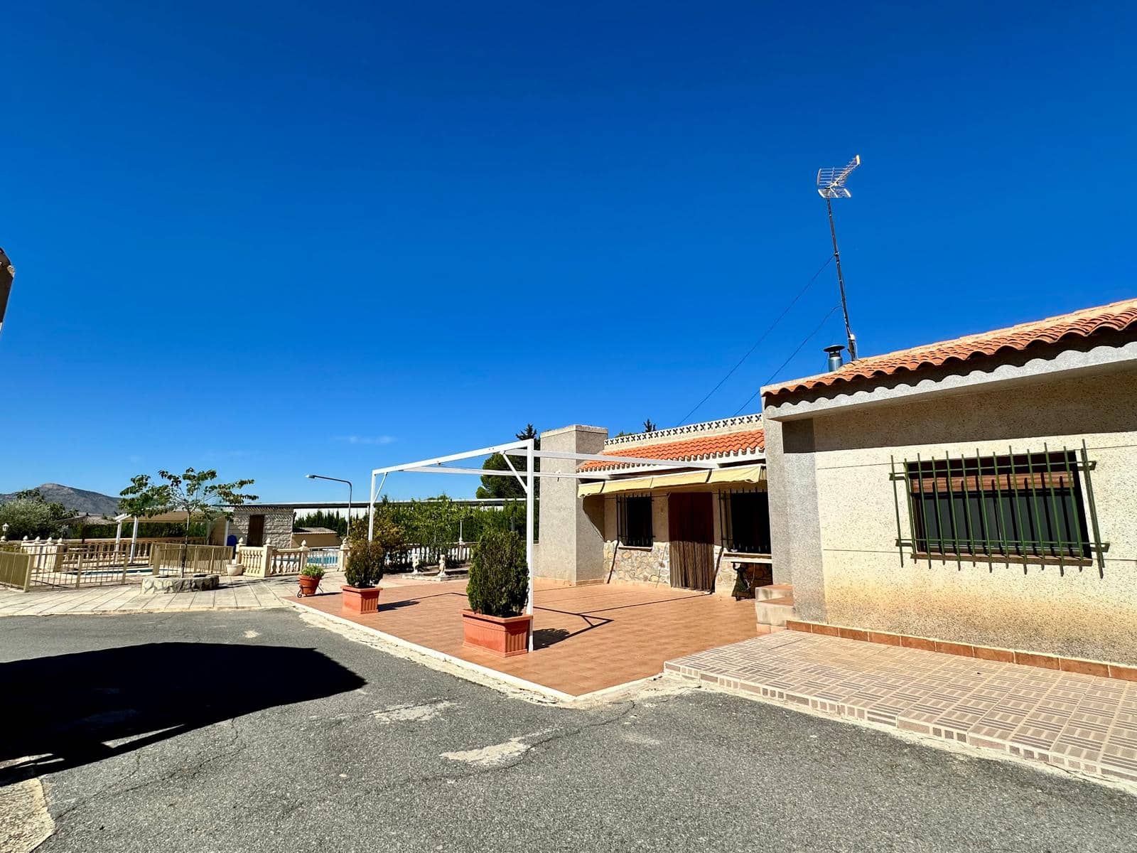 5 sovrum Villa till salu i Yecla med pool garage - 360 000 € (Ref: 10136400)