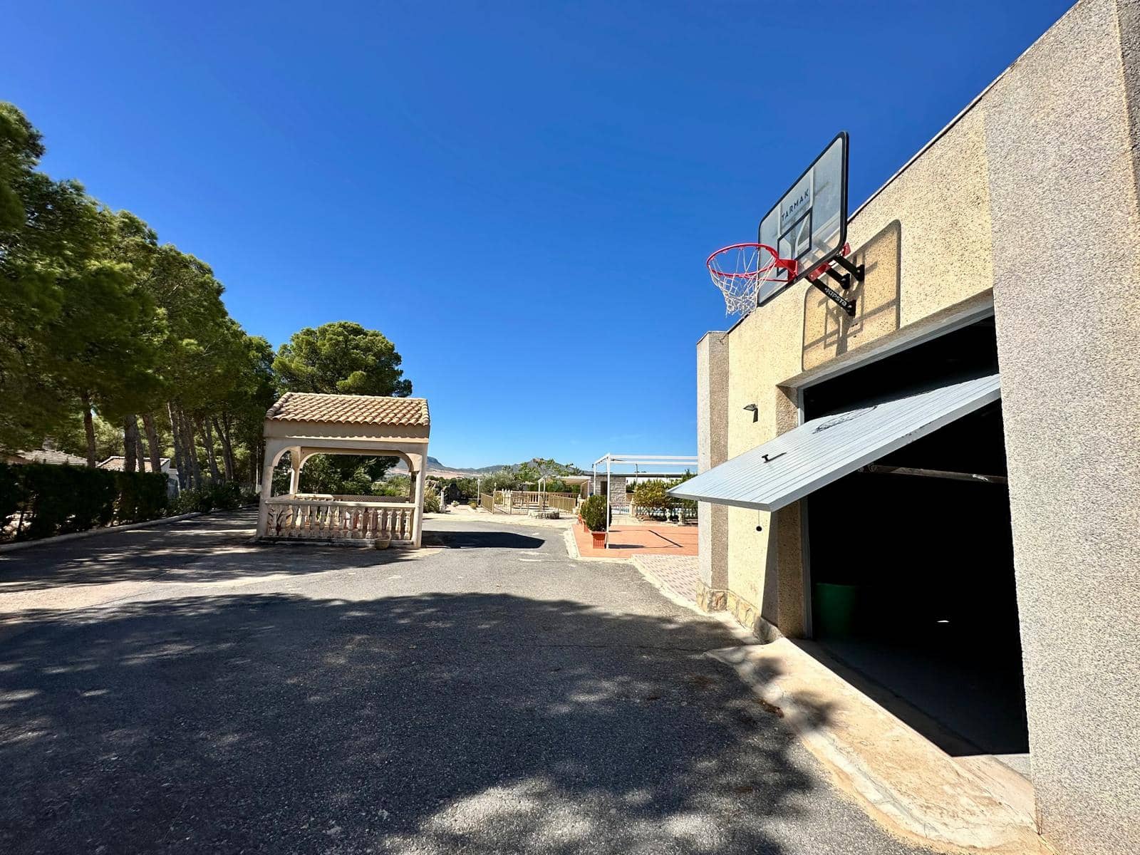 5 sovrum Villa till salu i Yecla med pool garage - 360 000 € (Ref: 10136400)