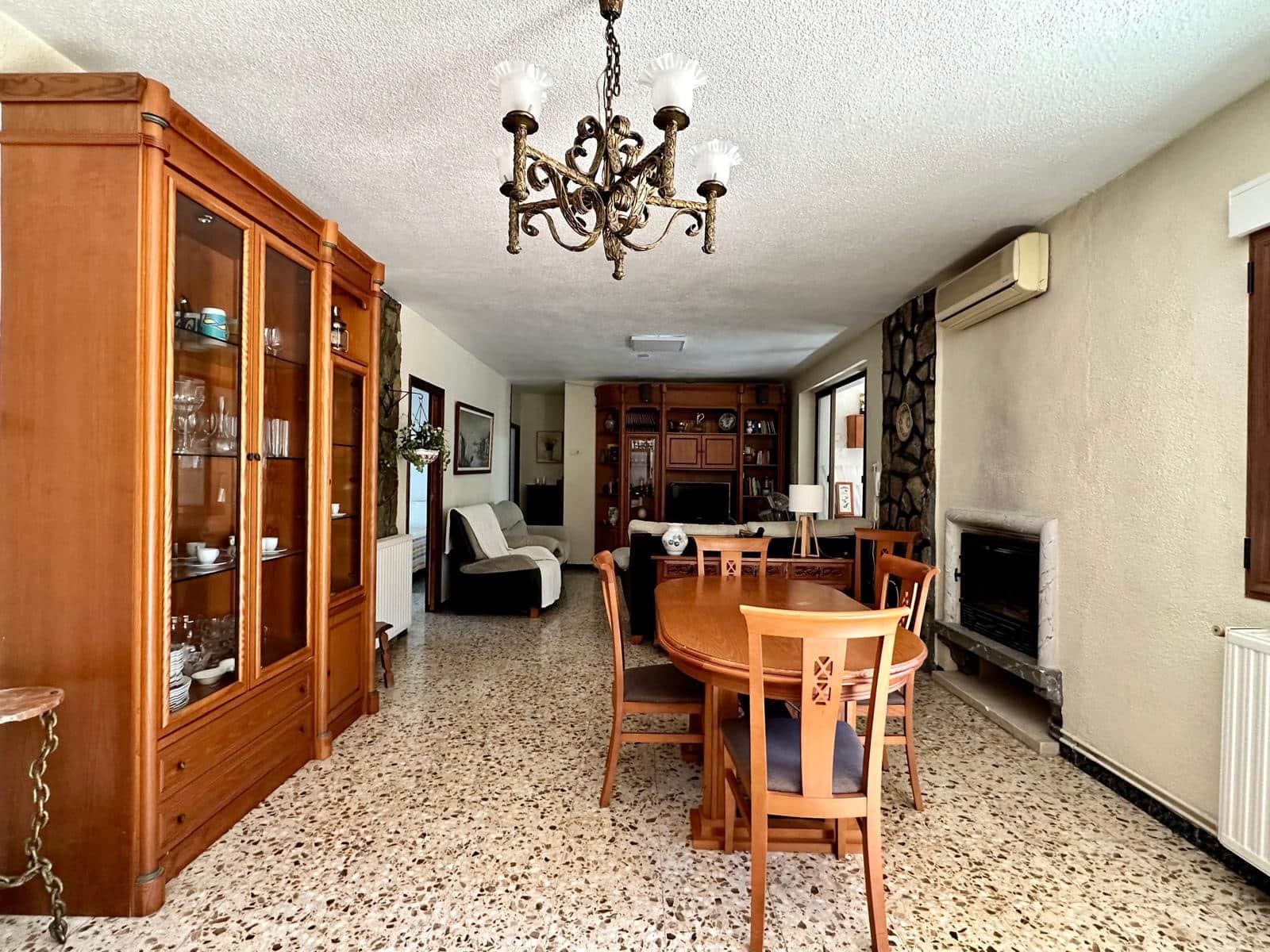 5 sovrum Villa till salu i Yecla med pool garage - 360 000 € (Ref: 10136400)