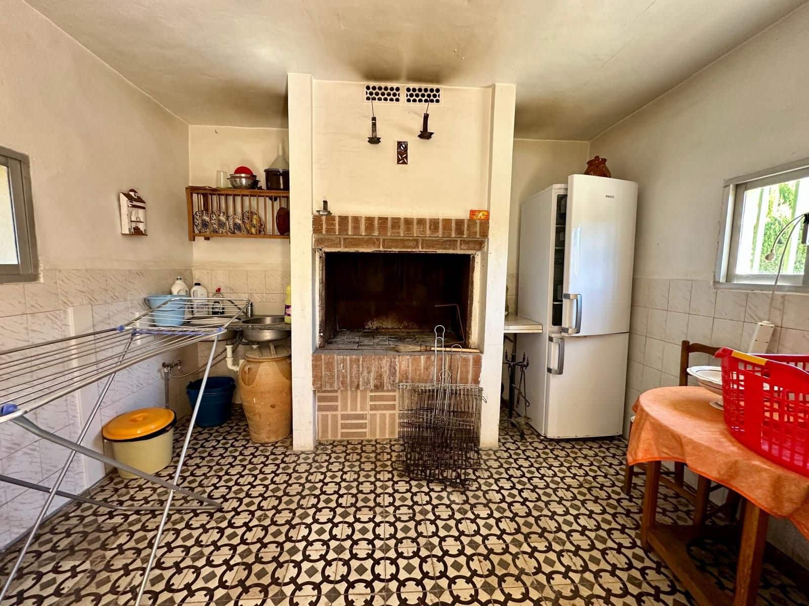 5 bedroom Villa for sale in Yecla with pool garage - € 360,000 (Ref: 10136400)