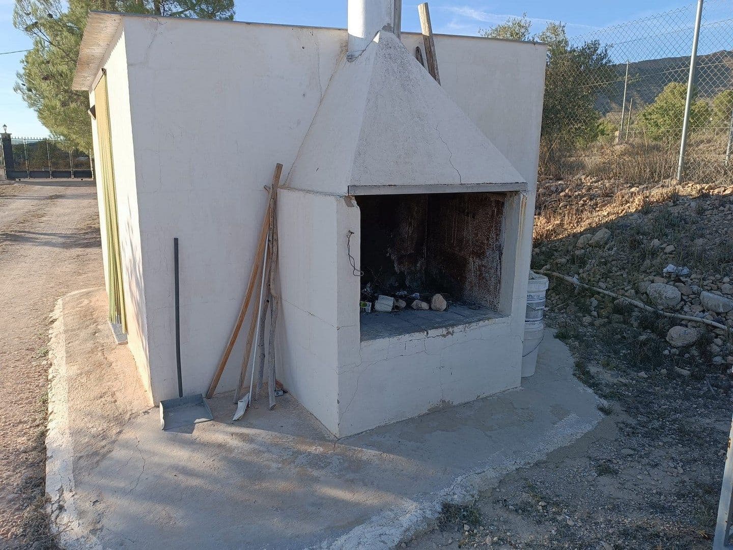 5 bedroom Finca/Country House for sale in Yecla with garage - € 268,000 (Ref: 10138841)