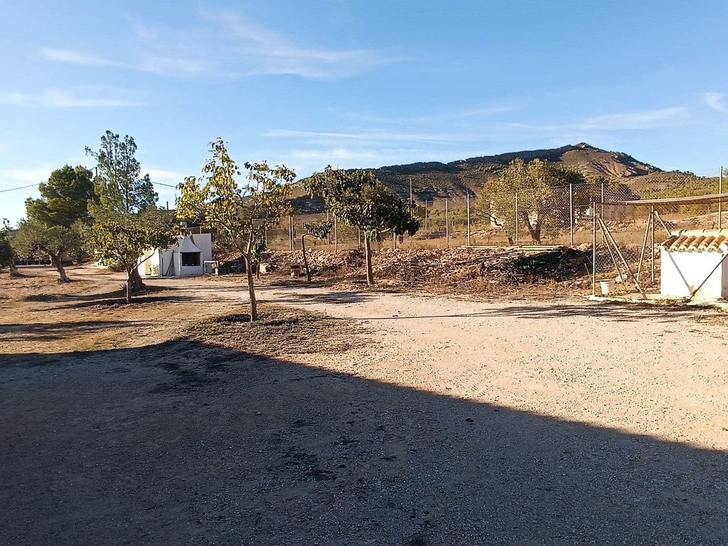 5 bedroom Finca/Country House for sale in Yecla with garage - € 268,000 (Ref: 10138841)
