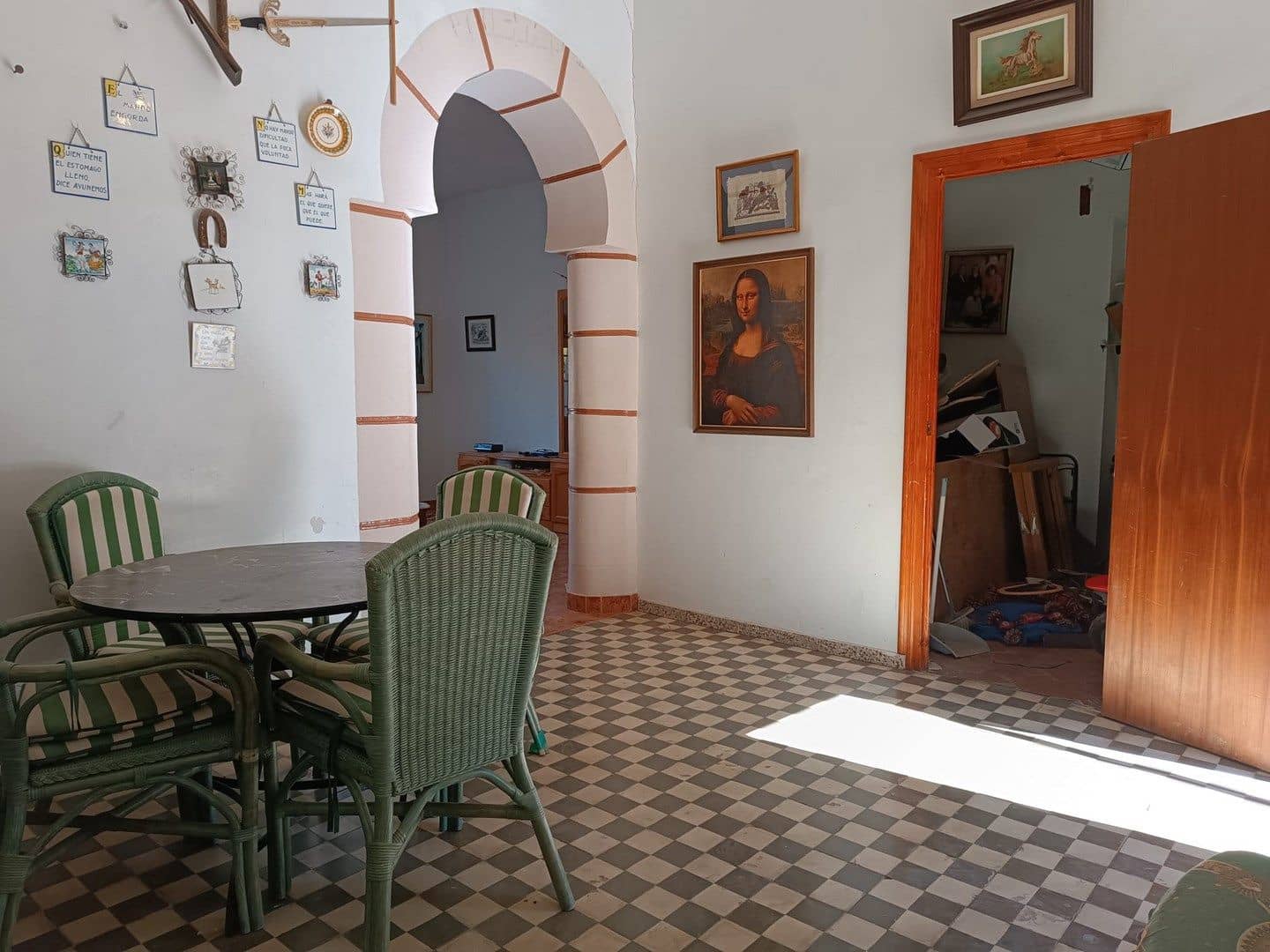 5 bedroom Villa for sale in Yecla with garage - € 249,000 (Ref: 10145379)